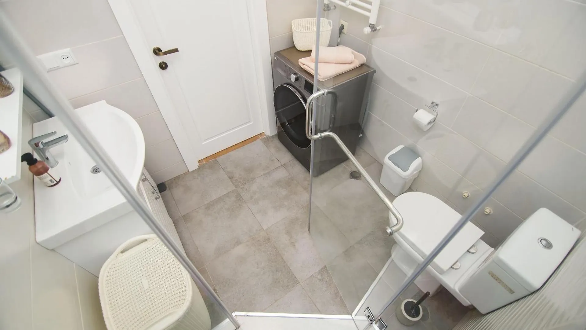 Happy Apartments باتومي