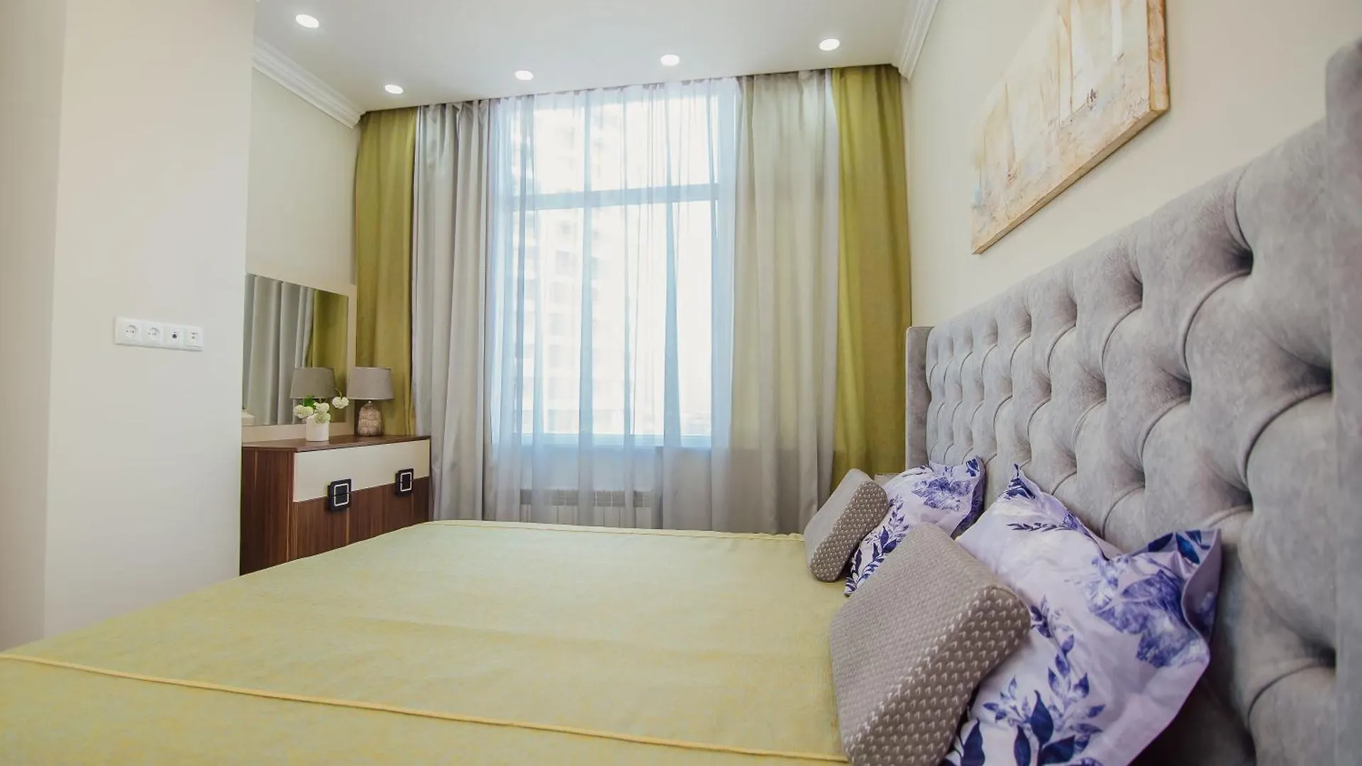 Happy Apartments باتومي
